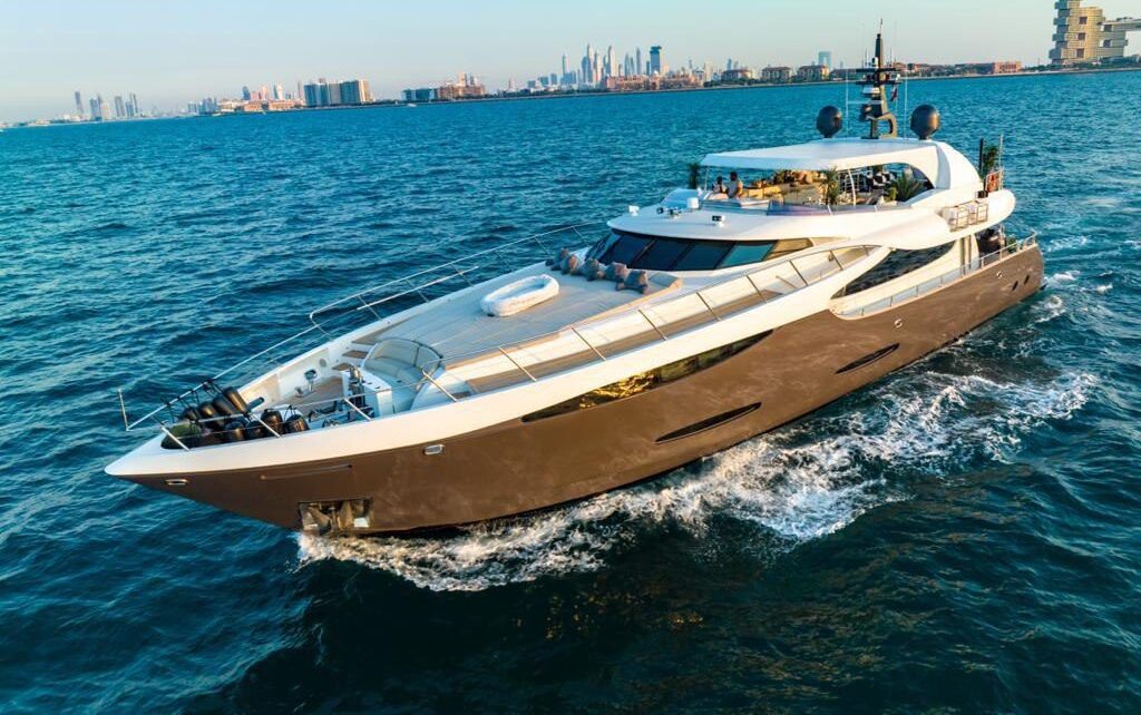 Eclipse Sovereign Serenade 130 Yacht
