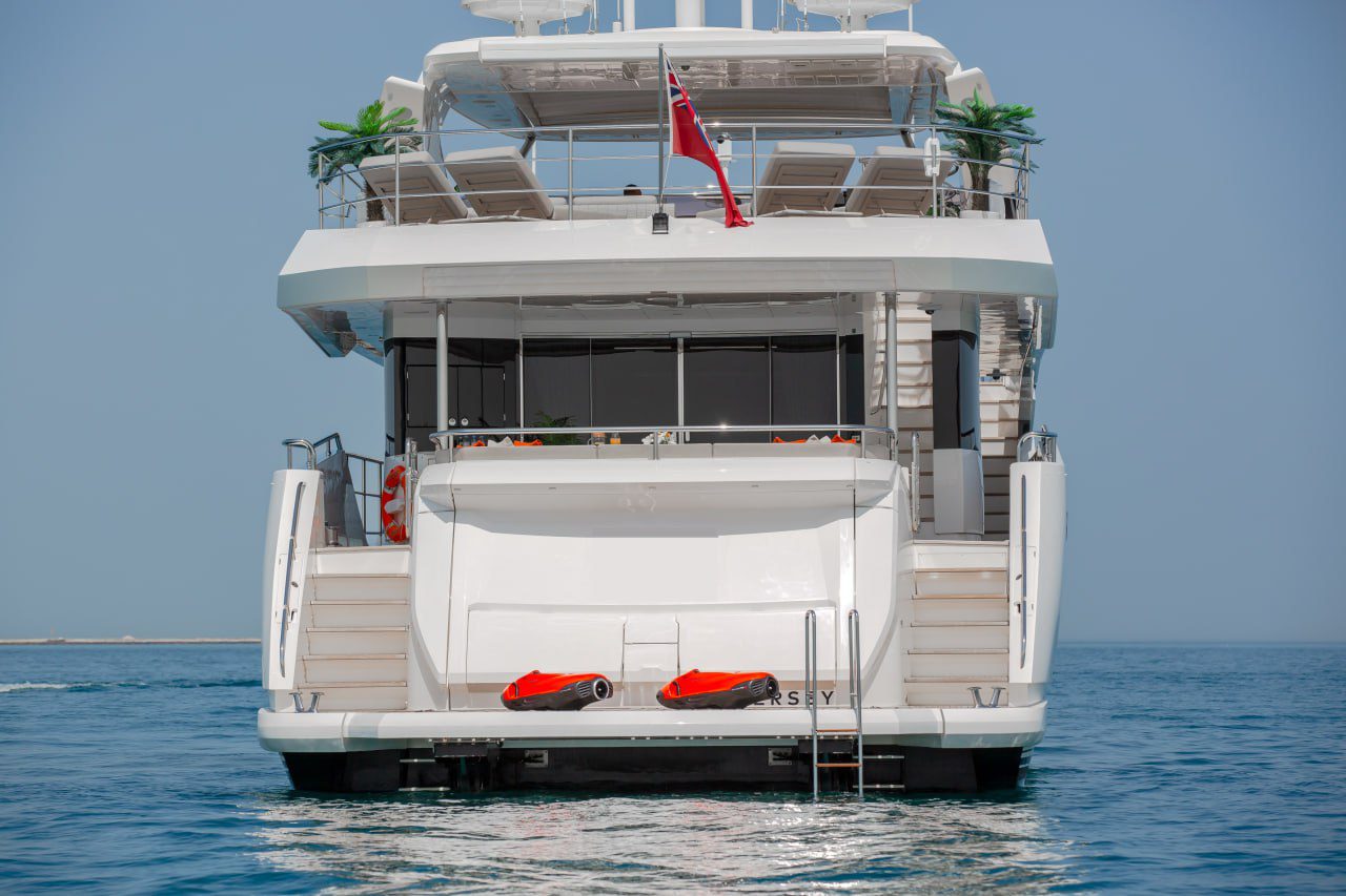 yacht 115 ft