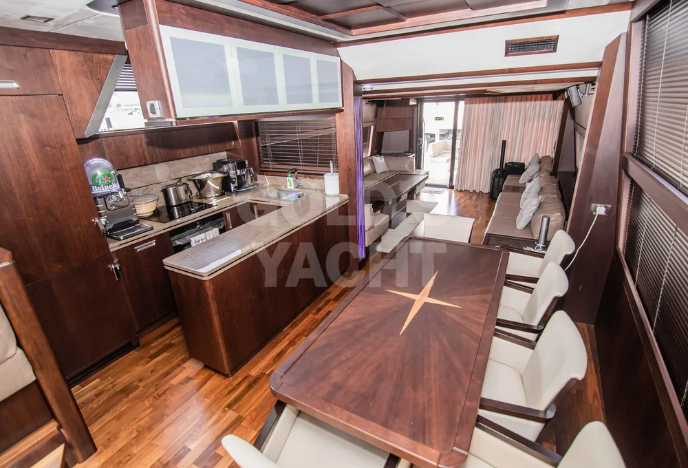 Celestial Majesty Siren 80 Yacht: Galleon Crystal luxury yacht rent in ...